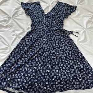 Women’s dress XS stitch fix stretchy comfy floral
